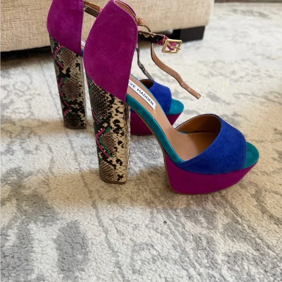 Steve Madden Blue and Pink Heels - Picture 2 of 5